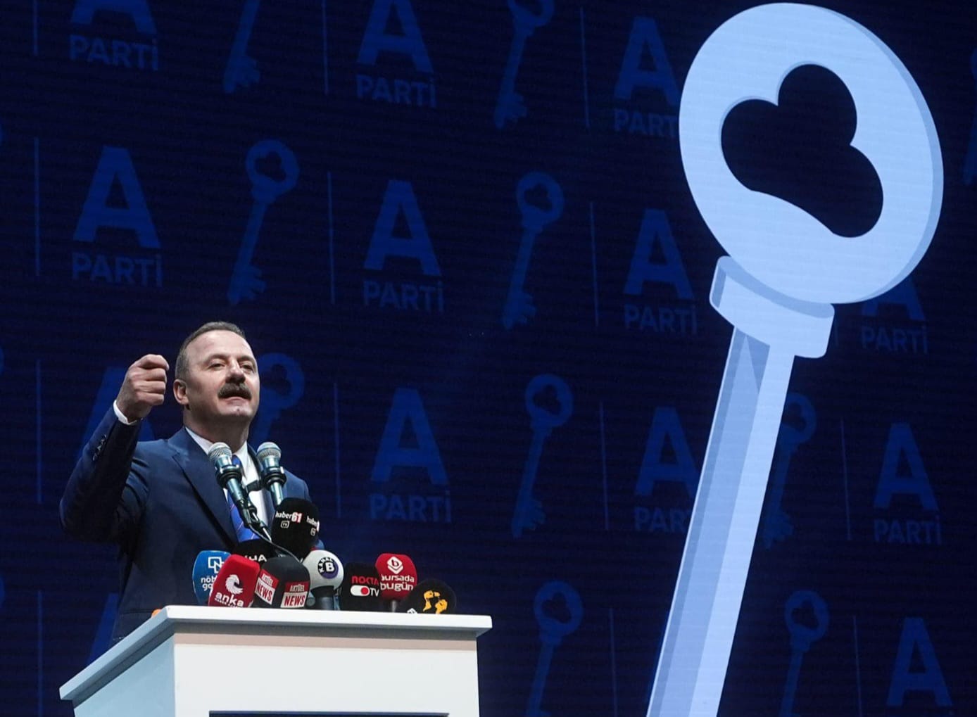 Ağıralioğlu'ndan AK Parti'ye Sert Sözler : 'Yolunuzda Tevazu, Adalet, Merhamet Olması Gerekiyordu. Ama Yolunuz Haramla, Talanla, Yolsuzlukla Kesişti.'